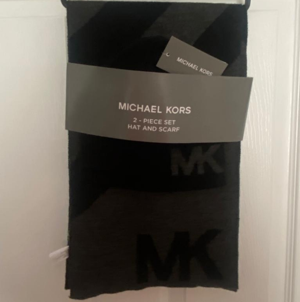 Michael Kors men's hat and scarf set